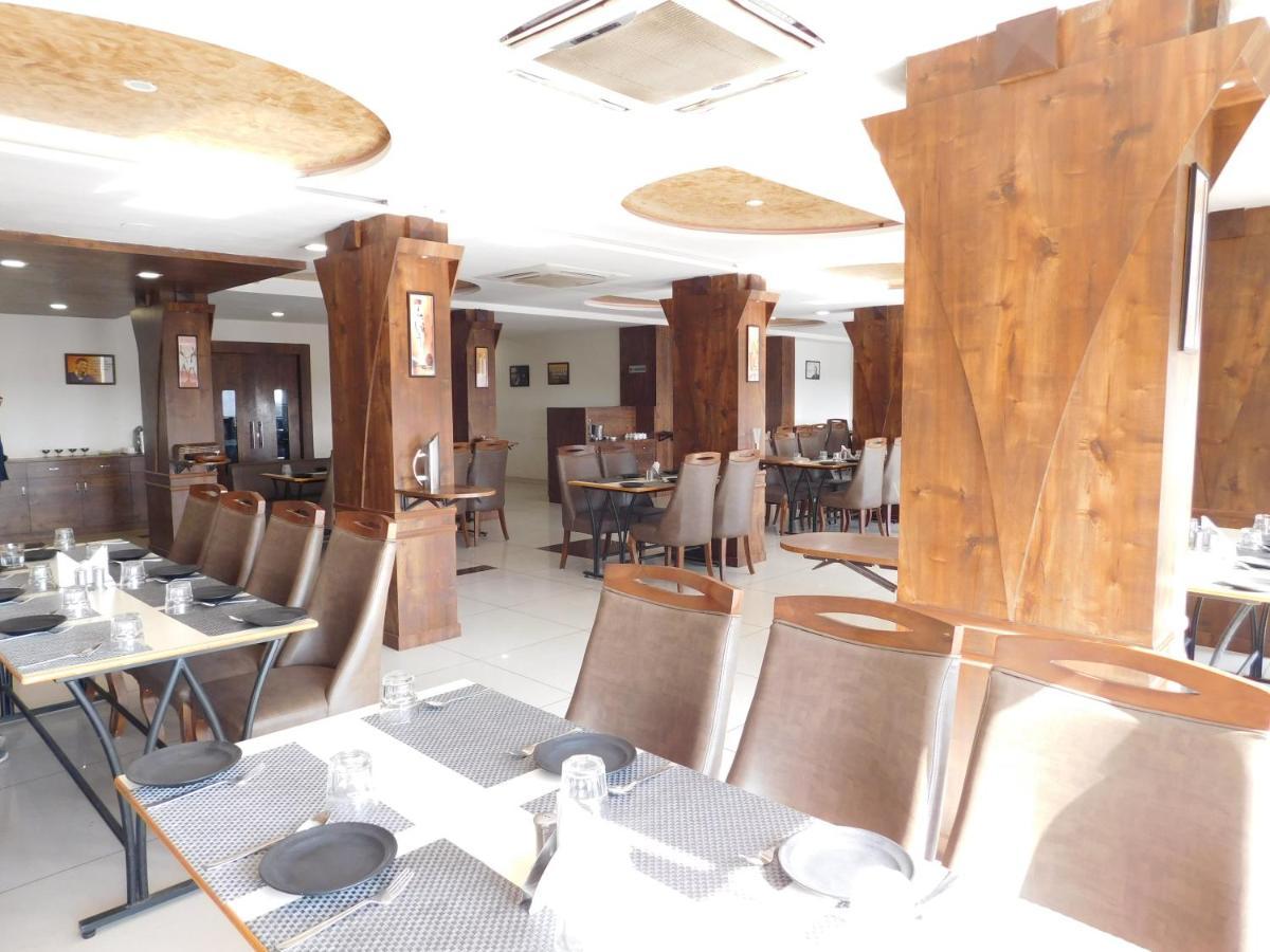Hotel Shiva Club And Resort Mundra エクステリア 写真